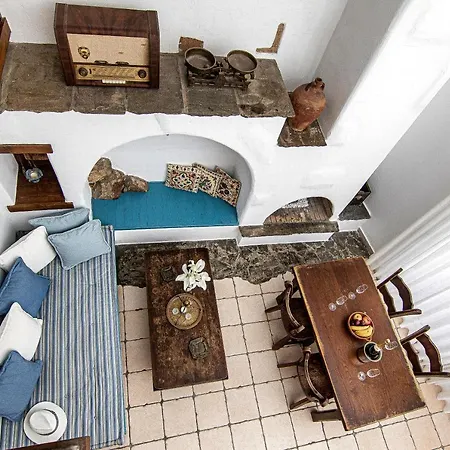 Apartment Nostalgia *